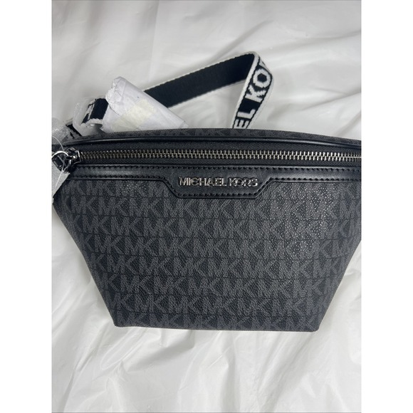 Michael Kors Cooper Mini Logo Belt Bag Black - Picture 9 of 13